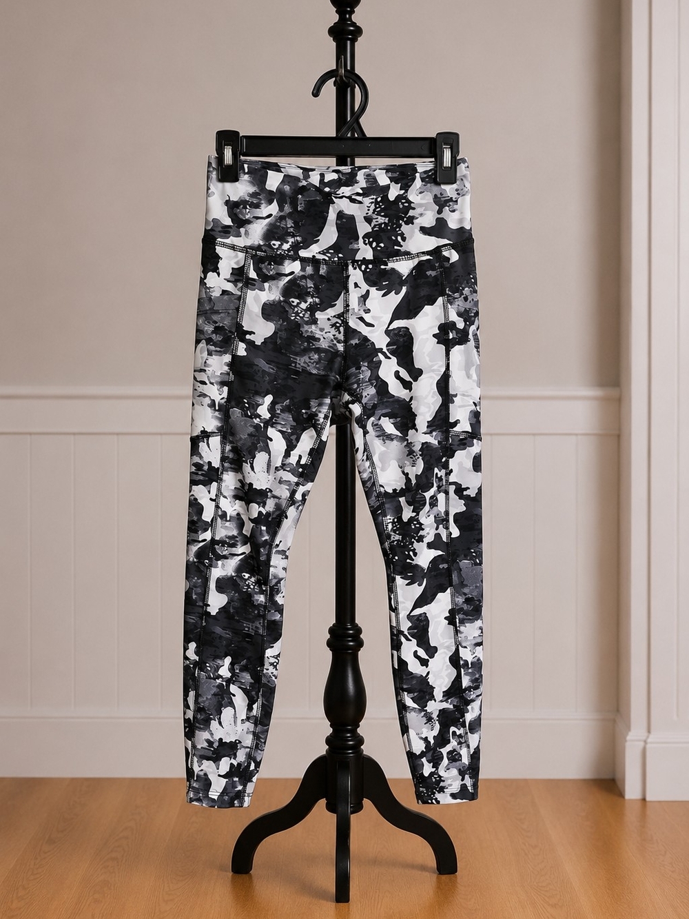•Avia Camo Print Leggings